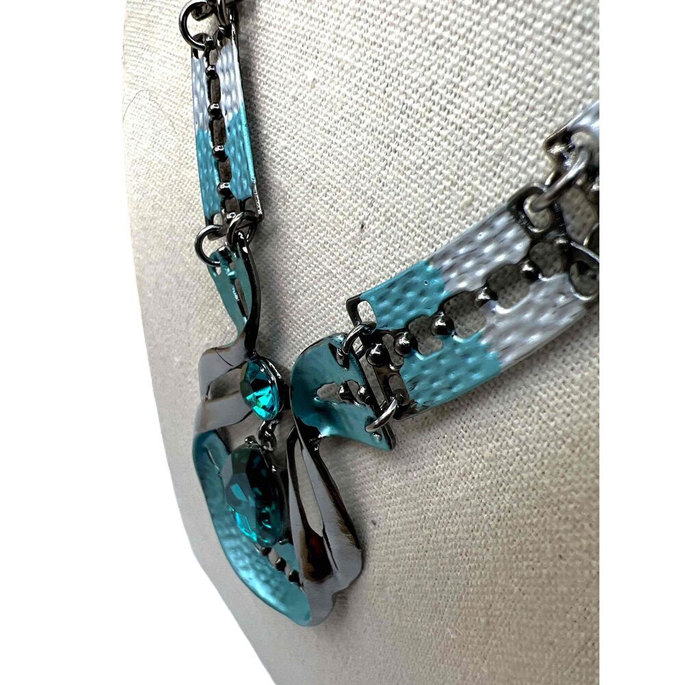 NEW Blue Crystal Silver Tone Drop Earrings Necklace Set - Picture 5 of 15